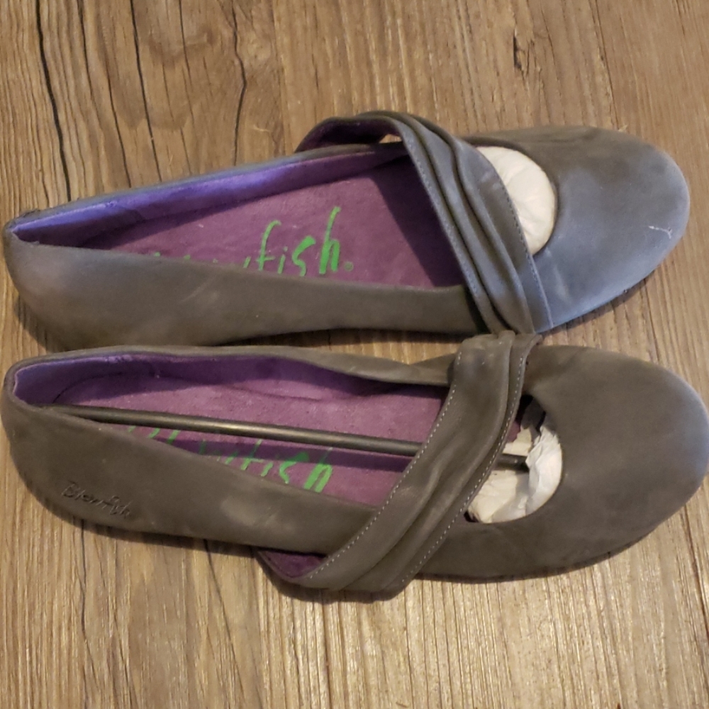 Blowfish gray leather flats nwot size 10